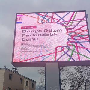 Otizm Farkındalık Günü Kapsamında Mavi Işık ve Billboard Çalışması - fotoğraf 4
