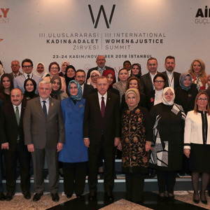 Cumhurbaşkanı Erdoğan ve Emine Erdoğan Hanımefendi, Bakanlığımız ve KADEM İşbirliğinde Düzenlenen 3. Uluslararası Kadın ve Adalet Zirvesi’ne Katıldı - fotoğraf 1