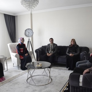 Şehit Aileleri ve Gazimize Anlamlı Ziyaret - fotoğraf 3