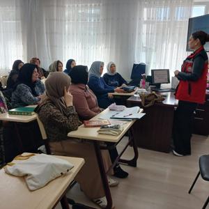 Koruyucu Aile Bilincinin Artırılmasına Yönelik Eğitim Düzenlendi - fotoğraf 1