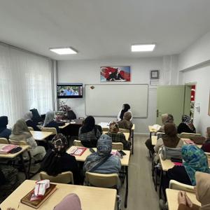 Koruyucu Aile Bilincinin Artırılmasına Yönelik Eğitim Düzenlendi - fotoğraf 2