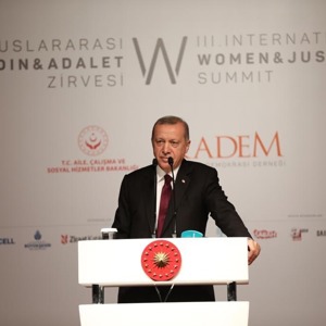 Cumhurbaşkanı Erdoğan ve Emine Erdoğan Hanımefendi, Bakanlığımız ve KADEM İşbirliğinde Düzenlenen 3. Uluslararası Kadın ve Adalet Zirvesi’ne Katıldı - fotoğraf 3