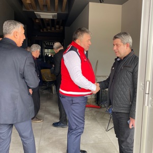 İl Müdürümüz Sayın Tolga Nacar, Çalışma ve İş Kurumu İl Müdürü Hacı Akkoyunlu ve Sosyal Güvenlik Kurumu İl Müdürü Soner Doğan ile birlikte Kadirli ilçesinde 7 Nisan akşamı meydana gelen sel felaketinden  etkilenen esnaflarımızı ziyaret ederek geçmiş olsun dileklerini iletmiştir. - fotoğraf 2