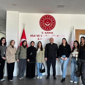 Sakarya Üniversitesi Sosyal Hizmet Topluluğundan İl Müdürümüze Anlamlı Ziyaret - fotoğraf 1