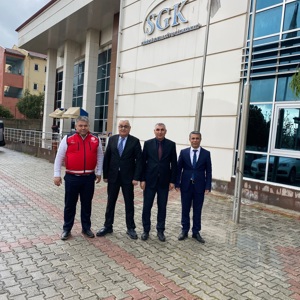 İl Müdürümüz Sayın Tolga Nacar, Çalışma ve İş Kurumu İl Müdürü Hacı Akkoyunlu ile birlikte Sosyal Güvenlik Kurumu İl Müdürü Soner Doğan’ı ziyaret ederek, Kadirli’de yaşanan sel felaketinden etkilenen kurum personeli ve ailelerine geçmiş olsun dileklerini iletmiştir.  - fotoğraf 1