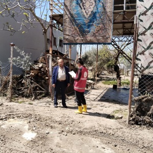 Kadirli ilçemizde yaşanan sel felaketi sonrasında, Kadirli Sosyal Hizmet Merkezi personellerimiz tarafından afetzedelere yönelik saha çalışmaları yapılmıştır. - fotoğraf 2