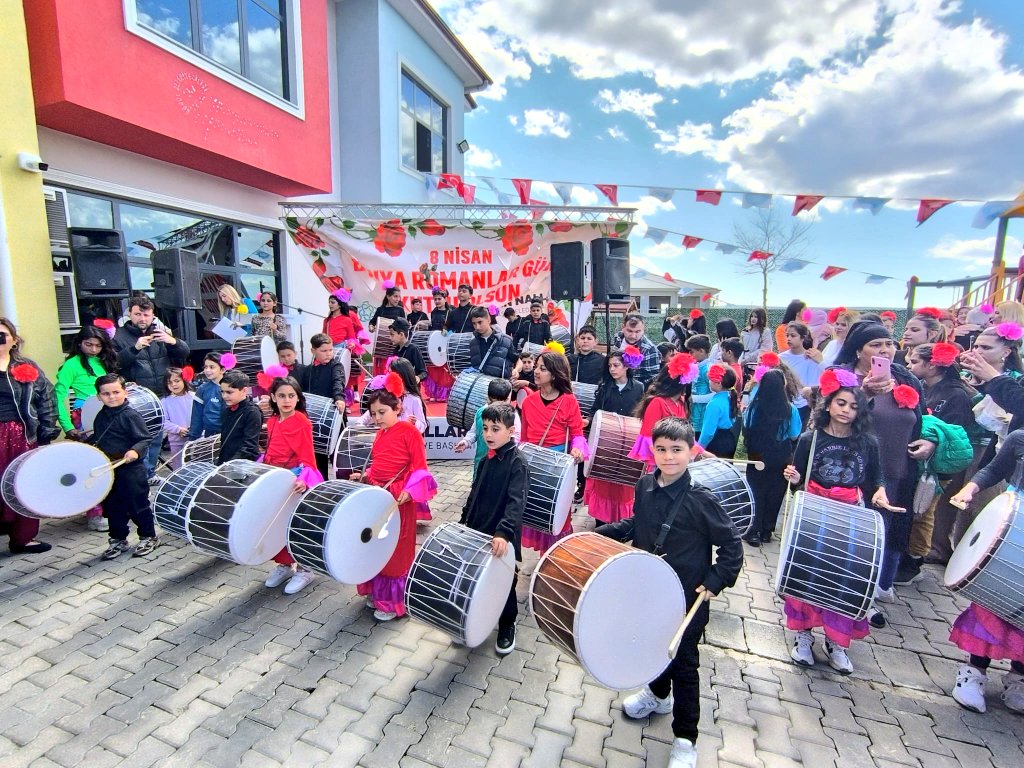 Dünya Romanlar Günü Etkinliğinde Anlamlı Buluşma