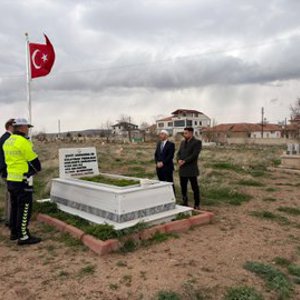 Şehadetinin yıl dönümünde kahramanımız Süleyman Yorulmaz’ı kabri başında dualarla yâd ettik. - fotoğraf 1