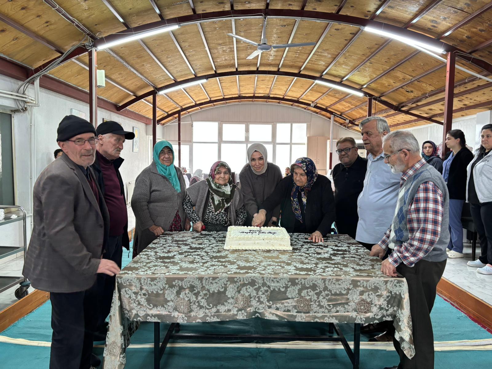 Eğirdir'de Yaşlılar Haftası Etkinliği