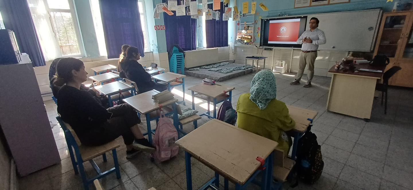 Akhisar’da Velilere Yönelik Aile Eğitim Programı Düzenlendi