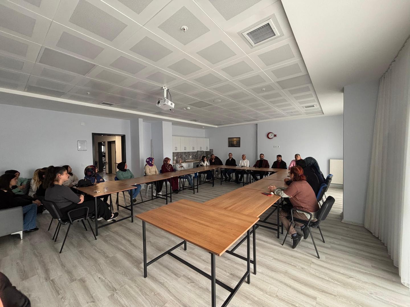 Kursiyerler Gördes Huzurevi’ni Ziyaret Etti