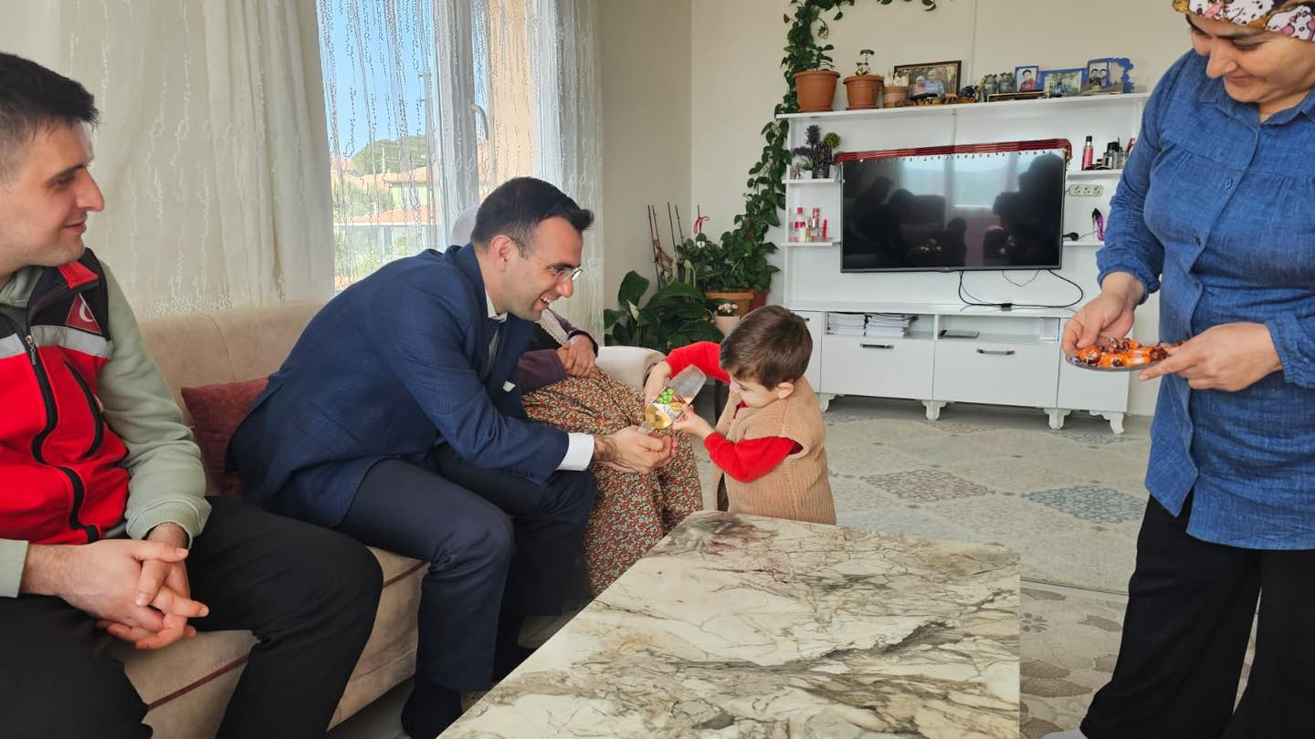 Demirci’de Şehit Yakınları ve Şehit Kabirleri Ziyaret Edildi