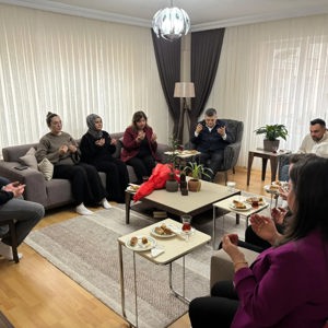 Aziz Şehitlerimizin Emanetleri Her Daim Başımızın Tacıdır - fotoğraf 1