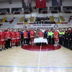 Şehitlerimizin İsmi Sahada Yaşatıldı - fotoğraf 1
