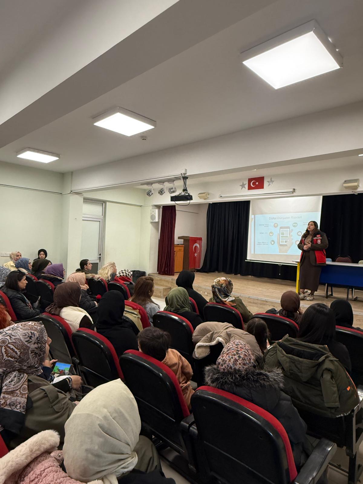 Aile Eğitim Programlarımızla, Ailelerimizde Sevgi ve Güven Bağlarını Güçlendirmeye Devam Ediyoruz