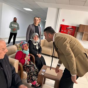 İl Müdürümüz Sayın Umut Zeybek Huzurevi Sakinleriyle Bir Araya Geldi - fotoğraf 3