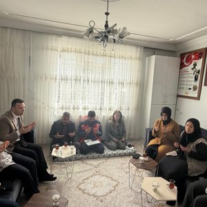 Aziz Şehitlerimizin Kıymetli Emanetleriyle Bir Araya Geldik - fotoğraf 10