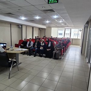 05.04.2026 tarihinde koruyucu aile birimi tarafından koruyucu ailelere yönelik "Koruyucu Aile 1.Kademe Temel Eğitimi  "verilmiştir.           - fotoğraf 2