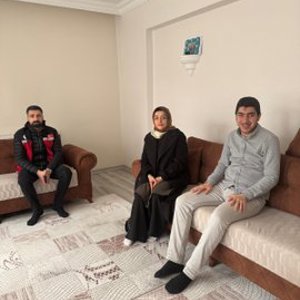 2 nisan Dünya Otizm Farkındalık Günü kapsamında Gündüz Bakım Rehabilitasyon ve Aile Danışma Merkezinden hizmet alan otizmli öğrencilere hane ziyaretinde bulunulmustur.  - fotoğraf 2