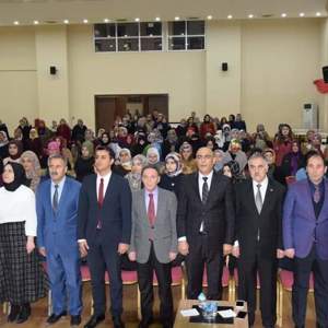 Öğretmen evi Konferans Salonunda 400 kadına kadın Kooperatifçiliği ve Finansal Okuryazarlık hakkında bilgilendirme yapılmıştır. - fotoğraf 1