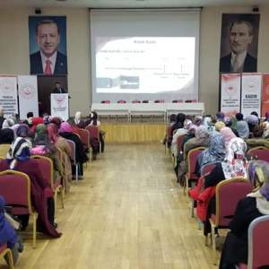 Öğretmen evi Konferans Salonunda 400 kadına kadın Kooperatifçiliği ve Finansal Okuryazarlık hakkında bilgilendirme yapılmıştır. - fotoğraf 7