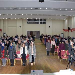 Öğretmen evi Konferans Salonunda 400 kadına kadın Kooperatifçiliği ve Finansal Okuryazarlık hakkında bilgilendirme yapılmıştır. - fotoğraf 13