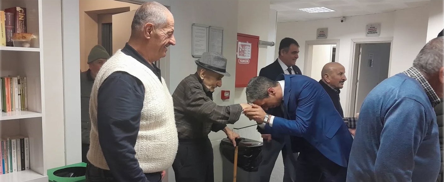 Bayramın Bereketi Büyüklerimizle Paylaşıldı