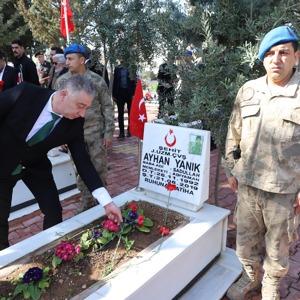Çanakkale Zaferi’nin 111. Yıl Dönümünde Şehitlerimizi Andık - fotoğraf 5