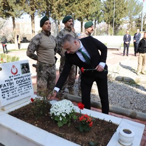 Çanakkale Zaferi’nin 111. Yıl Dönümünde Şehitlerimizi Andık - fotoğraf 2