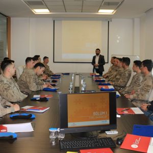 Afetlere Hazırlıkta Güçlü Adım: Jandarma Personeline Psikolojik İlk Yardım Eğitimi Verildi - fotoğraf 2