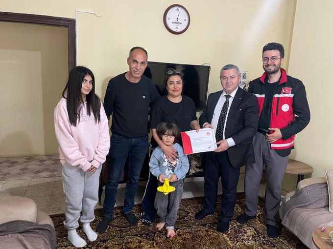İl Müdürümüz Naci YILMAZ #FedakarlıklaBüyüyenKalplerprojesi kapsamında, TANRIKULU ailesini hanelerinde ziyaret etti. Bakanlığımız hizmet modellerinden olan  SED hizmetimizden yararlanan ailemizi ziyarette evlatlarına özenle bakan ailemize teşekkür etti.