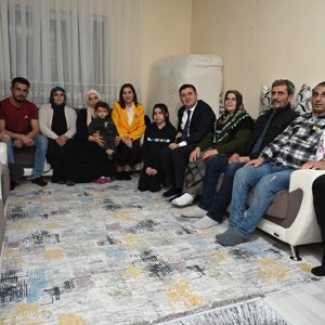 Ahmet amcamız ve Zeynep teyzemizin gönül sofrasına misafir olundu. - fotoğraf 1