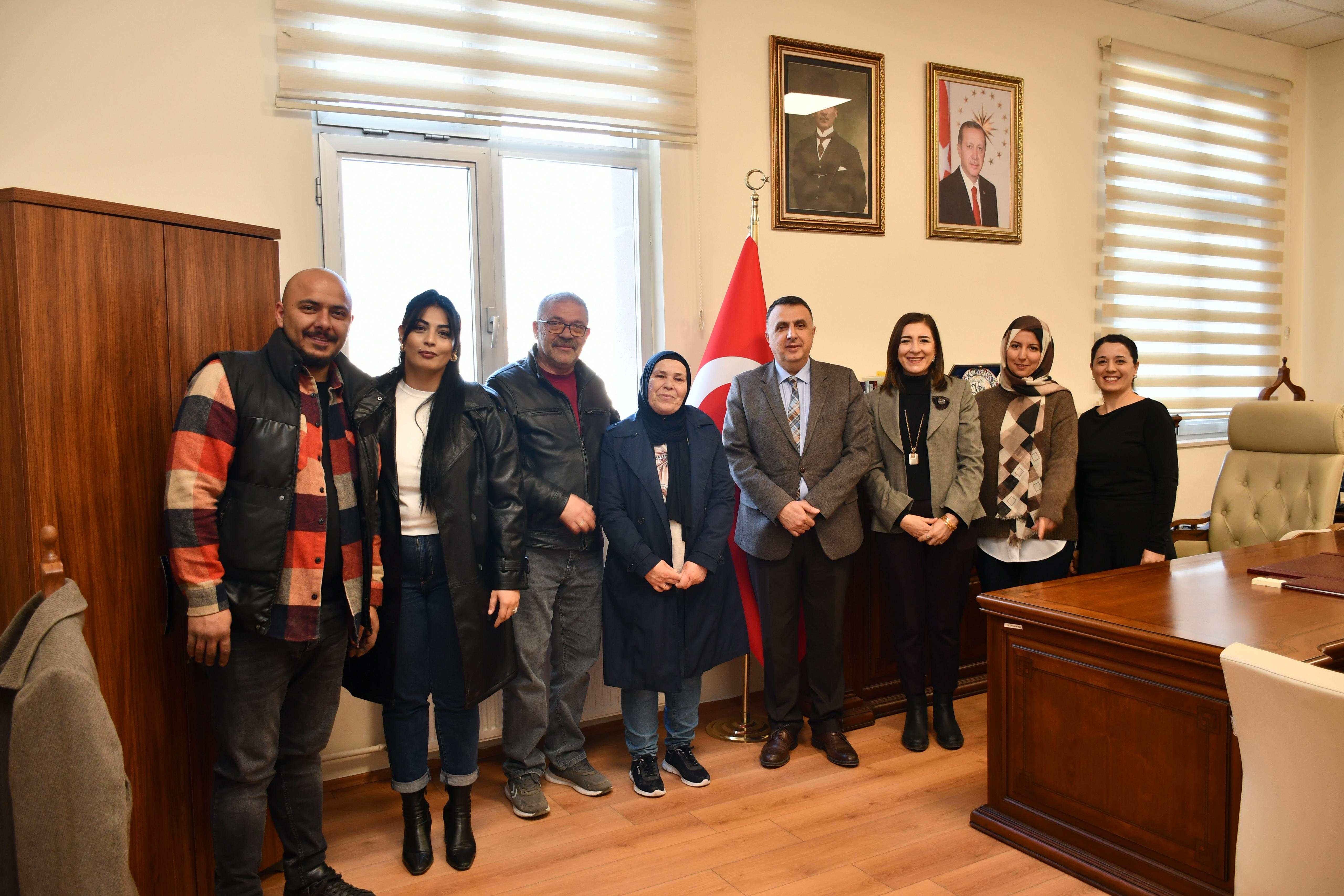 Vali Yardımcımız Sayın Oktay ERDOĞAN, İl Müdürümüz Sayın Çiğdem AÇIKYILDIZ KAZEL ve gönüllü ailelerimiz ile birlikte koruyucu aile sözleşmesi imzalandı.