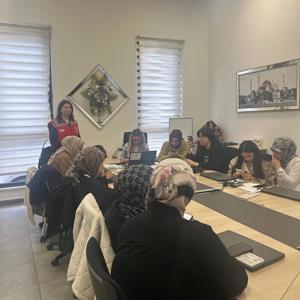 Aile Eğitim Programları Kapsamında Ailelere Yönelik Eğitim Faaliyetleri Devam Etmektedir - fotoğraf 1
