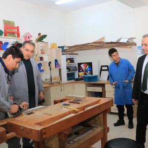 İL MÜDÜRÜMÜZ SAYIN ÖMER FARUK ERGÜN ABDULLAH HAKAN TANGÜLÜ ÖZEL EĞİTİM MESLEK OKULUNDAKİ ÖZEL ÖĞRENCİLERİ ZİYARET ETTİ - fotoğraf 7