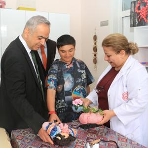 İL MÜDÜRÜMÜZ SAYIN ÖMER FARUK ERGÜN ABDULLAH HAKAN TANGÜLÜ ÖZEL EĞİTİM MESLEK OKULUNDAKİ ÖZEL ÖĞRENCİLERİ ZİYARET ETTİ - fotoğraf 8