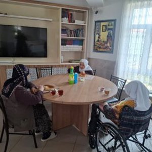 Alparslan Türkeş Huzurevi’nde anlamlı bir vefa programı gerçekleştirildi. - fotoğraf 6