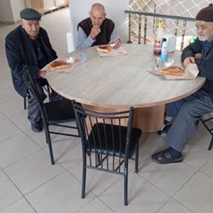 Alparslan Türkeş Huzurevi’nde anlamlı bir vefa programı gerçekleştirildi. - fotoğraf 5