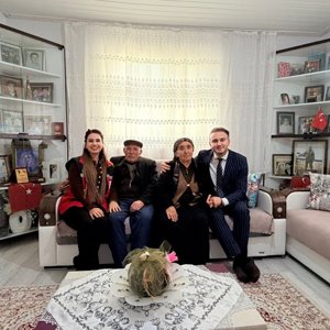 İl Müdürümüz Alper Alp şehitlerimizin kıymetli ailelerinin hanelerini ziyaret etmeye devam ediyor. - fotoğraf 1