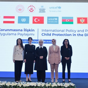Emine Erdoğan Hanımefendi ve Bakanımız Göktaş, "Çocukların Dijital Ortamda Korunmasına İlişkin Uluslararası Politika ve Uygulama Paylaşımı" toplantısına katıldı - fotoğraf 4