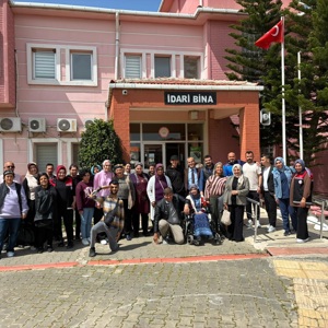 Osmaniye Bakım, Rehabilitasyon ve Aile Danışma Merkezi Müdürlüğünden hizmet alan özel bireylerimiz, Kadirli Engelsiz Yaşam Merkezi Müdürlüğünü ziyaret etmiştir. - fotoğraf 1
