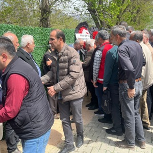 Kahramanmaraş’ta bir ortaokulda yaşanan elim hadisede hayatını kaybeden öğrencimizi Düziçi ilçemizde dualarla ebediyete uğurlayıp ailemize sabırlar temenni ettik. - fotoğraf 3