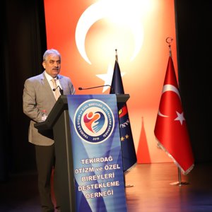 Otizm ve Özel Gereksinimli Birey Ailelerine Yönelik Konferans Gerçekleştirildi - fotoğraf 2