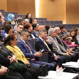 Otizm ve Özel Gereksinimli Birey Ailelerine Yönelik Konferans Gerçekleştirildi - fotoğraf 4
