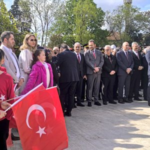 23 Nisan Ulusal Egemenlik ve Çocuk Bayramı Kapsamında Çelenk Sunma Töreni Gerçekleştirildi - fotoğraf 4