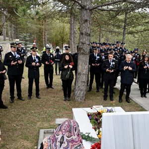 Türk Polis Teşkilatı’nın 181’inci Yılında Şehitlikte Duygu Dolu Ziyaret - fotoğraf 1