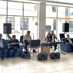 Güldal Akşit Huzurevi’nde Müzik Dolu Anlar, Büyüklerimiz Coşkuyla Eğlendi - fotoğraf 1