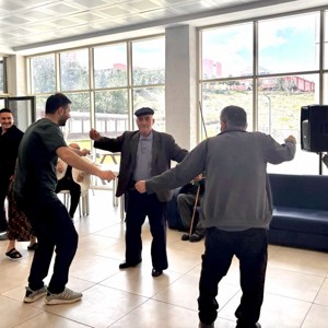 Güldal Akşit Huzurevi’nde Müzik Dolu Anlar, Büyüklerimiz Coşkuyla Eğlendi - fotoğraf 4