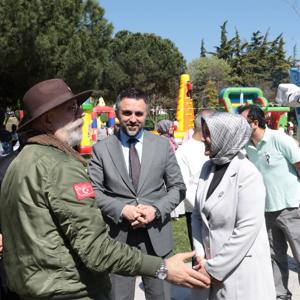 23 Nisan Ulusal Egemenlik ve Çocuk Bayramı Kapsamında Düzenlenen Programda Çocuklarımız ve Büyüklerimiz Bir Araya Geldi - fotoğraf 1