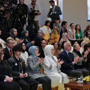Emine Erdoğan Hanımefendi ve Bakanımız Göktaş, Rami Çocuk ve Sanat Bienali'nin açılışına katıldı - fotoğraf 4